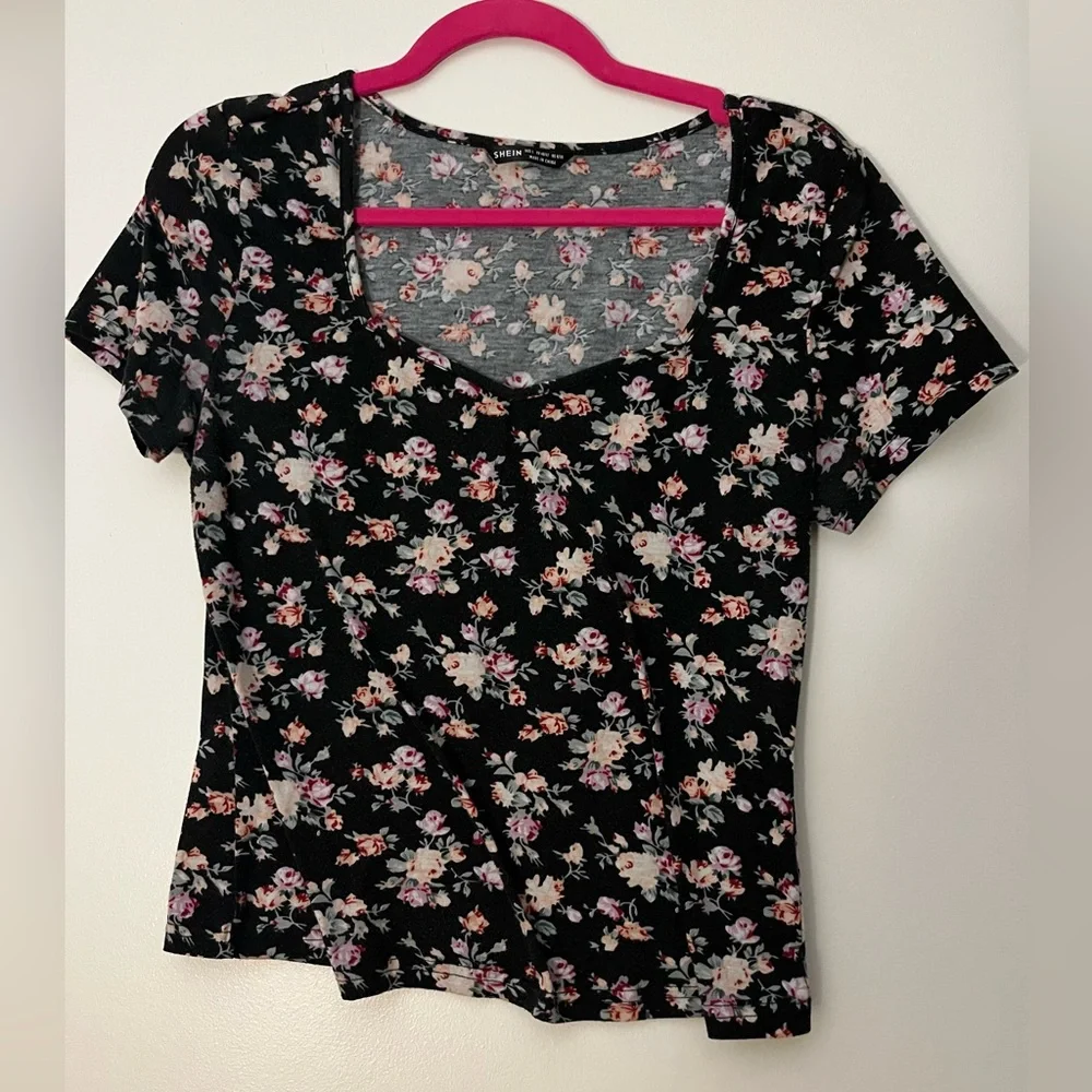 SHEIN Floral T-Shirt - Picture 1 of 3